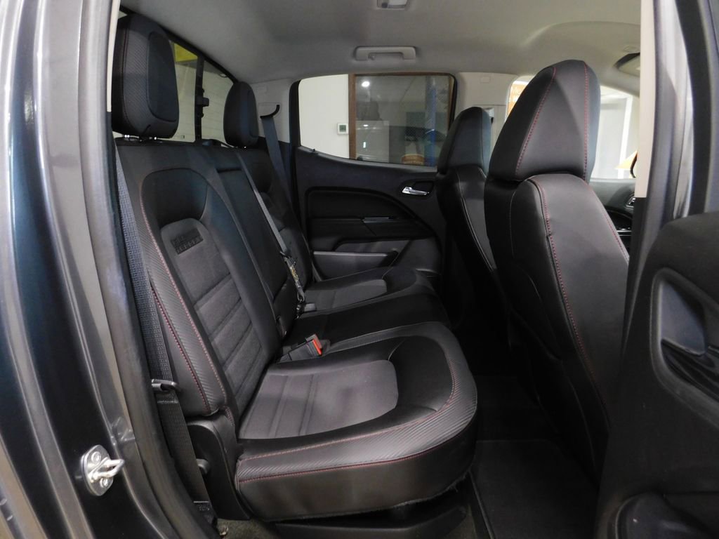 Used 2016 GMC Canyon SLE w/ All Terrain Package image 89