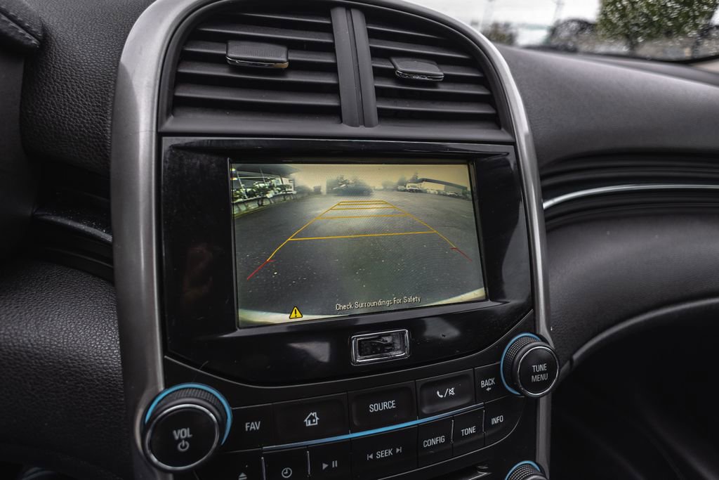 Used 2015 Chevrolet Malibu LT w/ Power Convenience Package FWD image 13