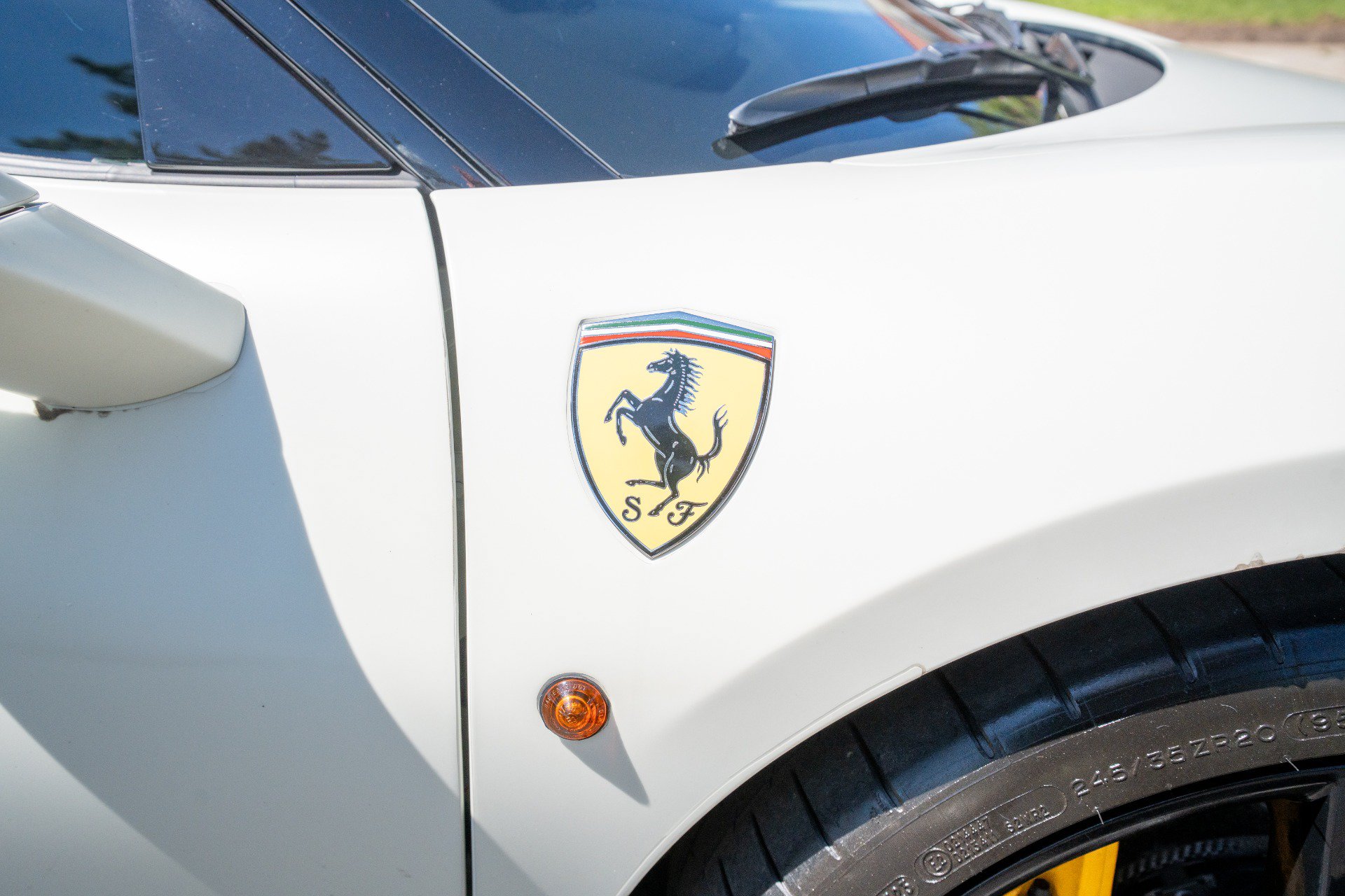 Used 2018 Ferrari 488 GTB RWD image 16