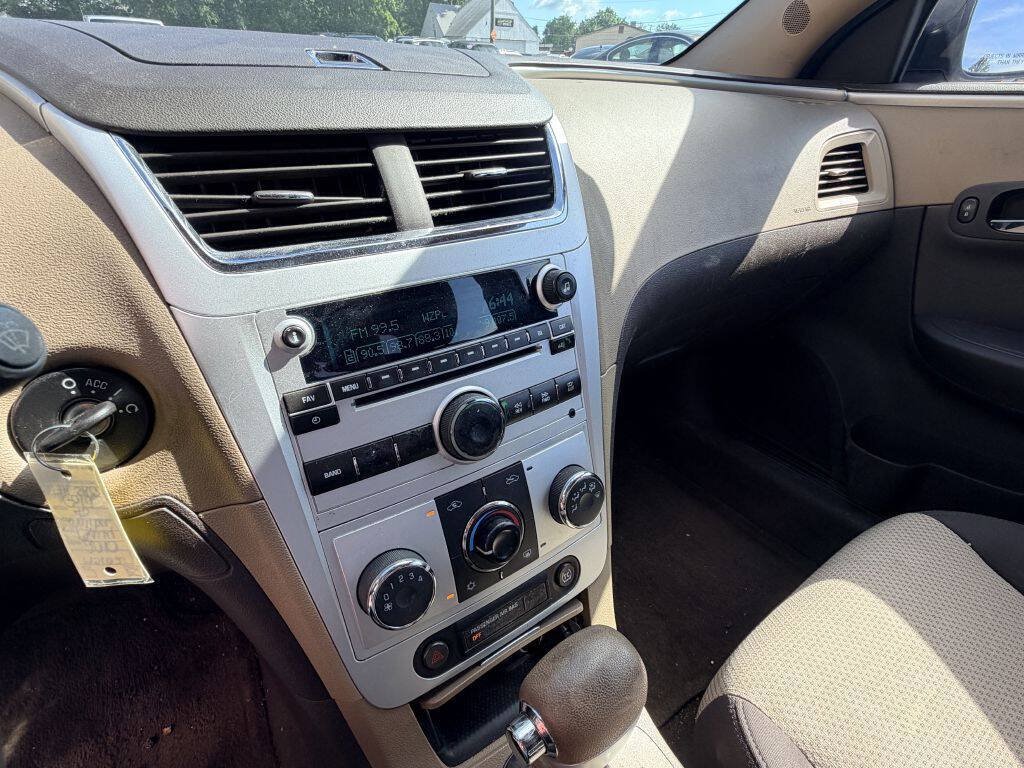 Used 2010 Chevrolet Malibu LS FWD image 10