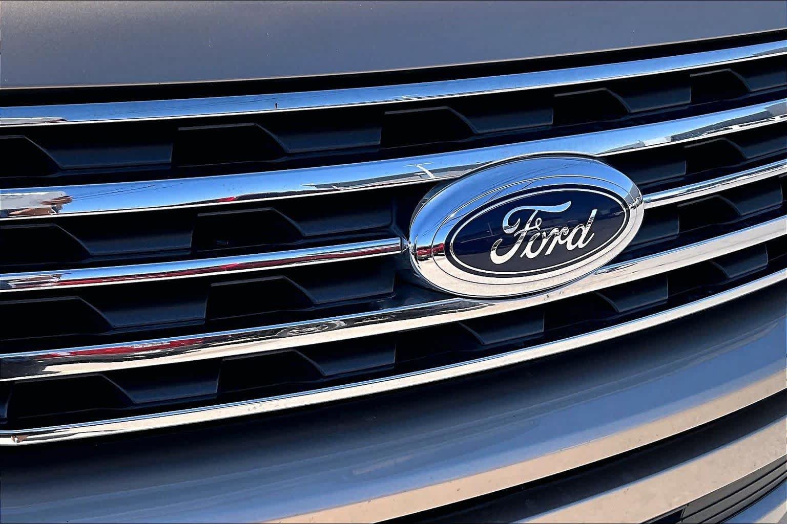 Used 2020 Ford Expedition XLT w/ Equipment Group 201A RWD image 28