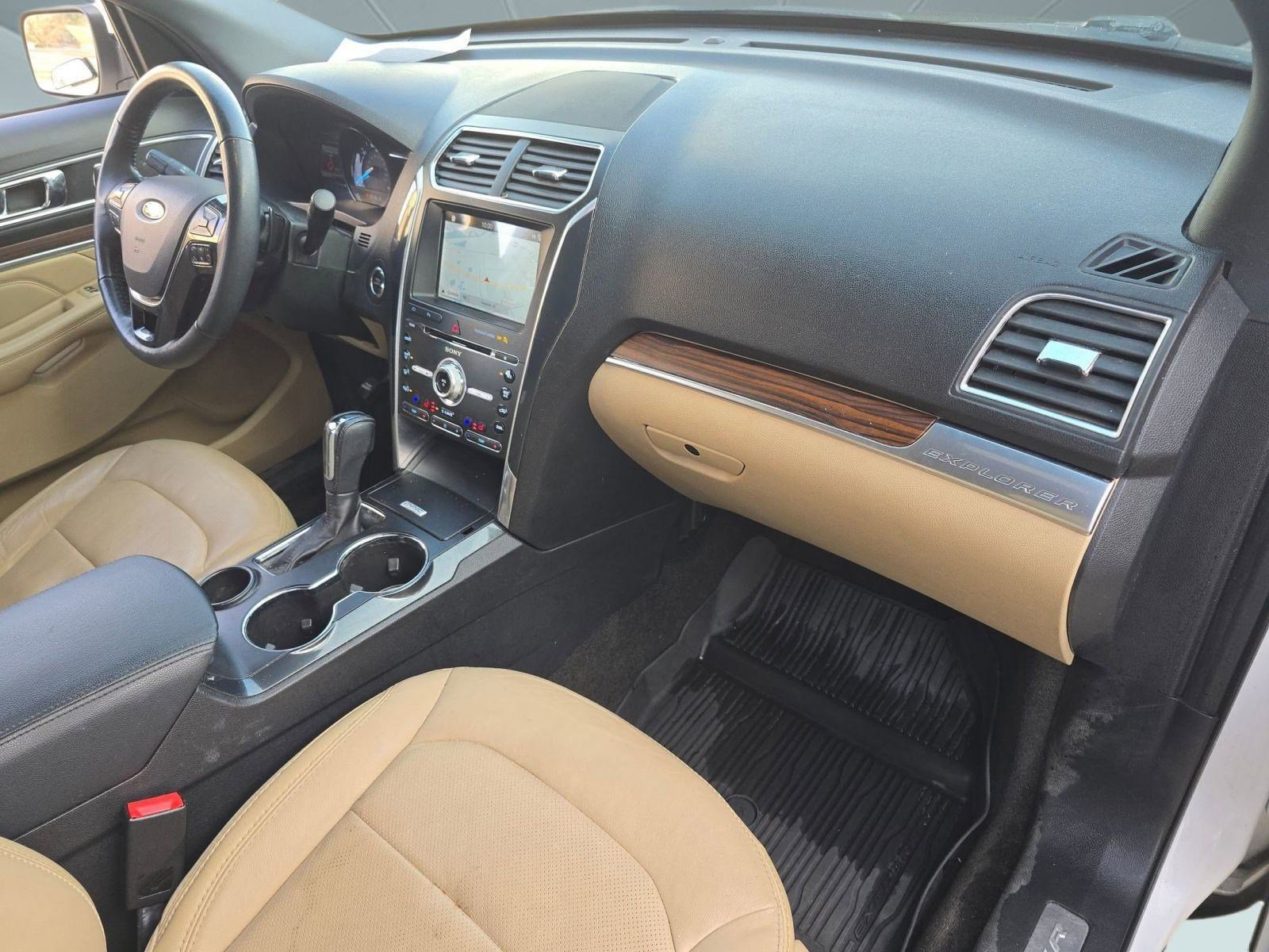 Used 2017 Ford Explorer Limited image 32