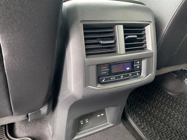 Used 2023 Volkswagen Atlas SEL Premium AWD/4WD image 18