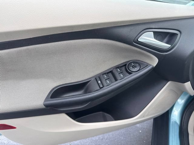 Used 2012 Ford Focus SE FWD image 23