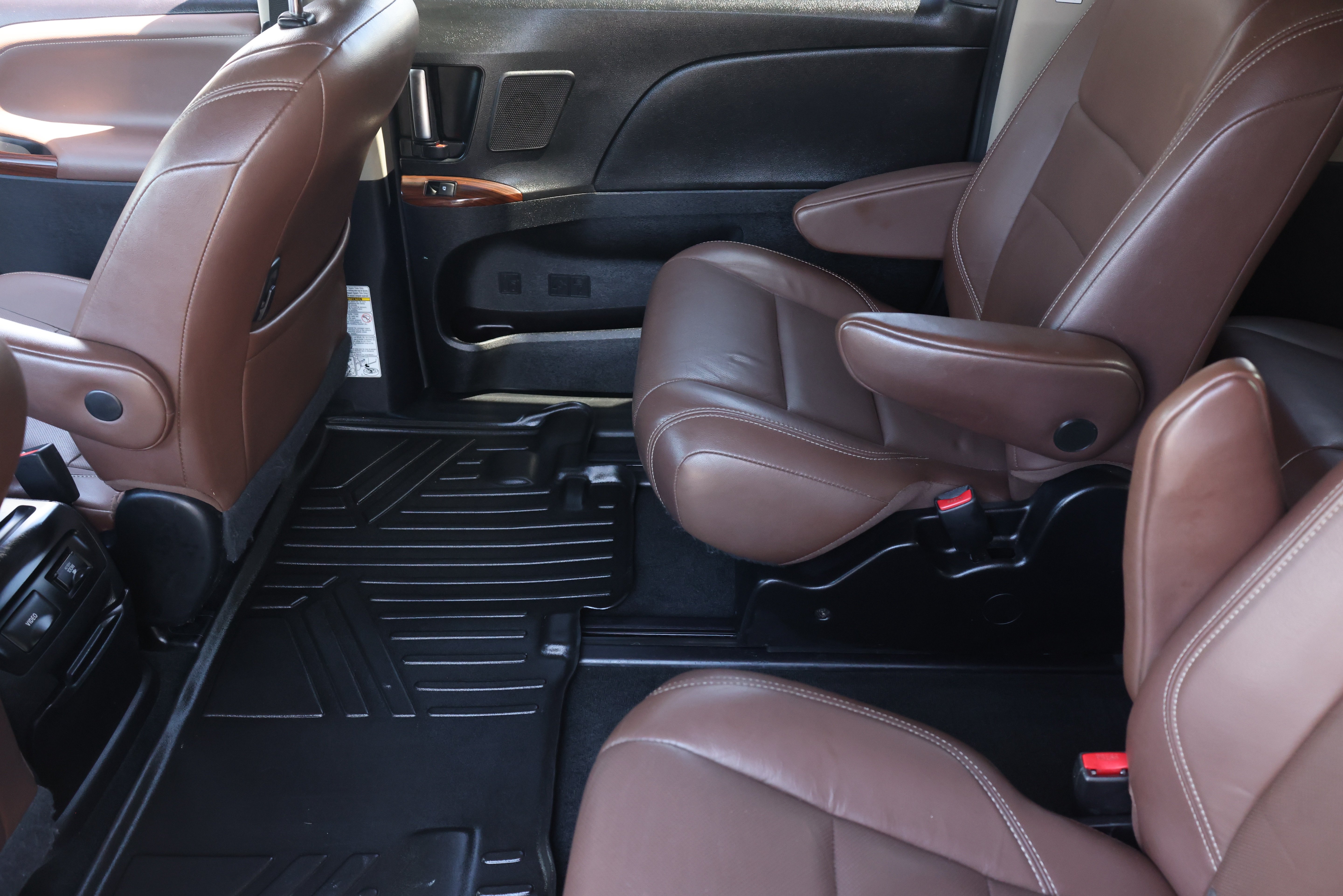 Used 2015 Toyota Sienna Limited Premium AWD/4WD image 9