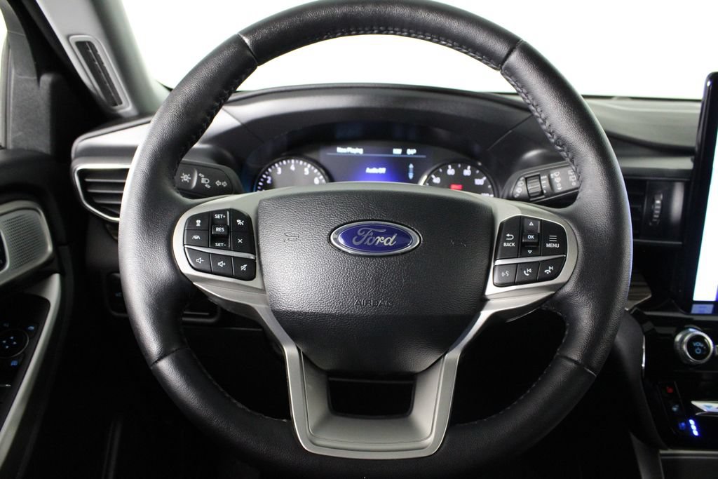 Used 2024 Ford Explorer Limited w/ Limited Technology Package RWD image 26