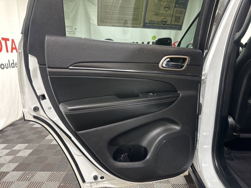 Used 2016 Jeep Grand Cherokee Limited image 18