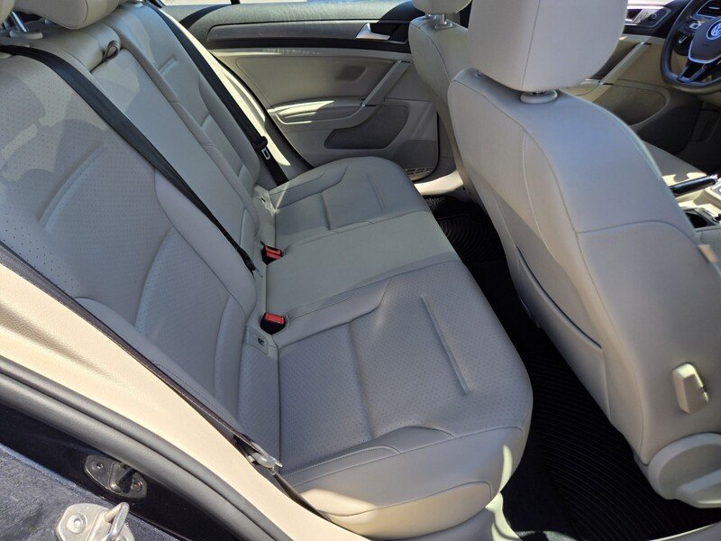 Used 2019 Volkswagen Golf SE w/ Driver Assistance Package FWD image 14