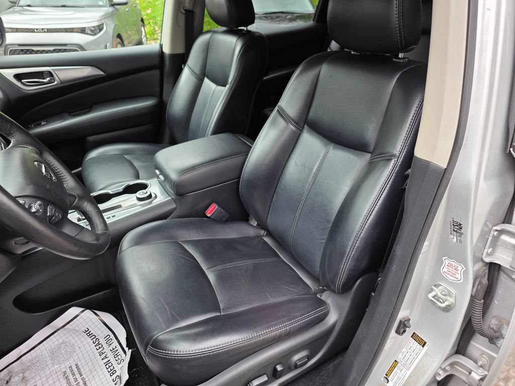 Used 2019 Nissan Pathfinder SL AWD/4WD image 10