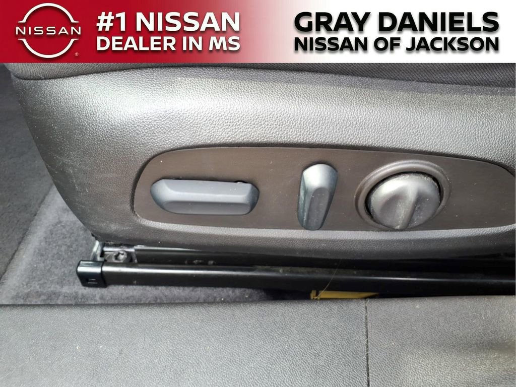 Used 2022 Chevrolet Malibu LT FWD image 11