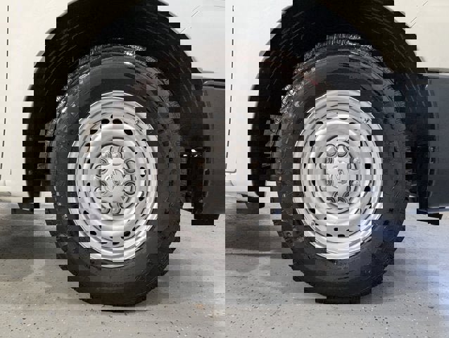 Used 2021 Nissan NV 2500 S image 37