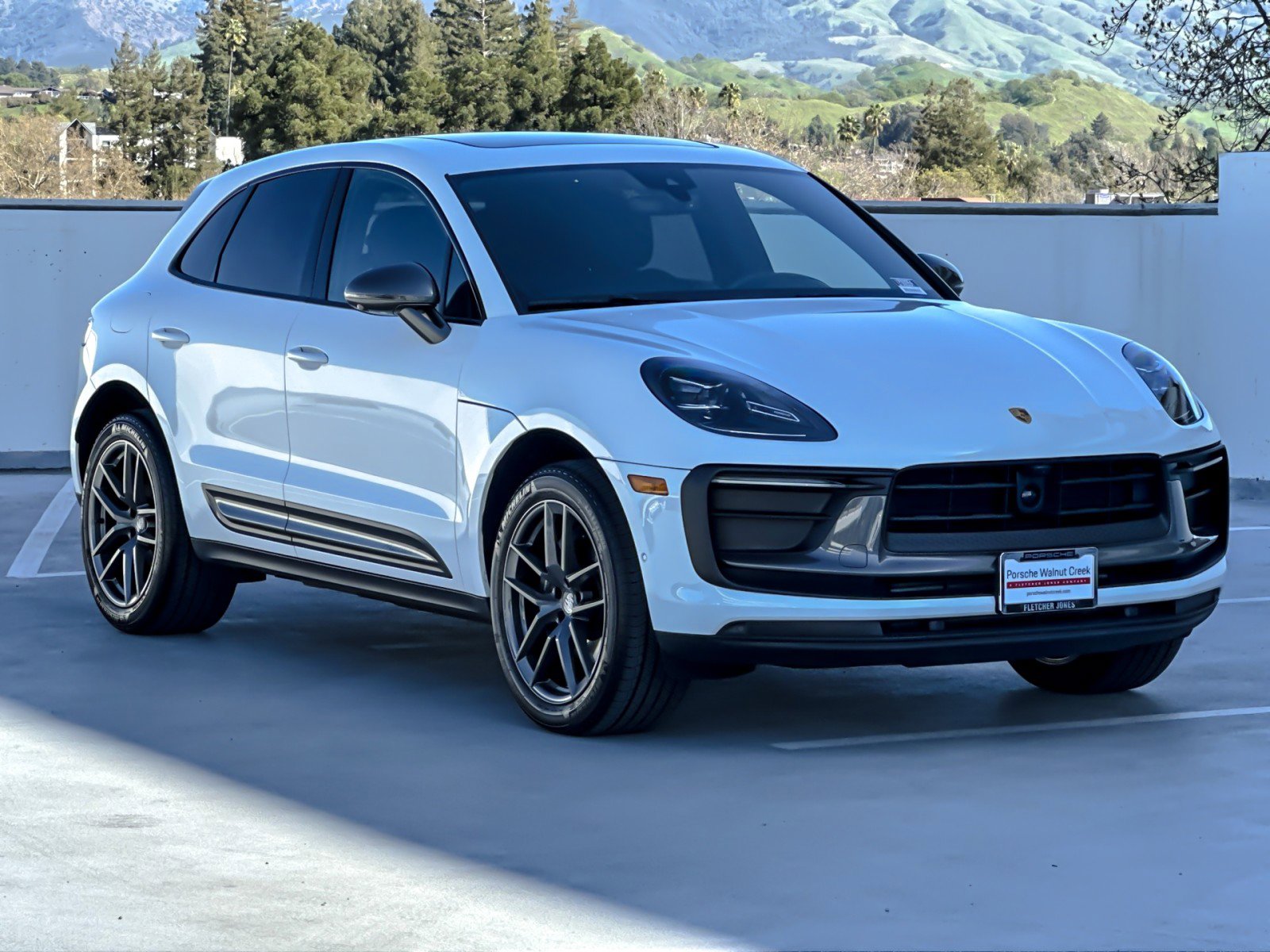 Certified 2025 Porsche Macan Turbo image 10