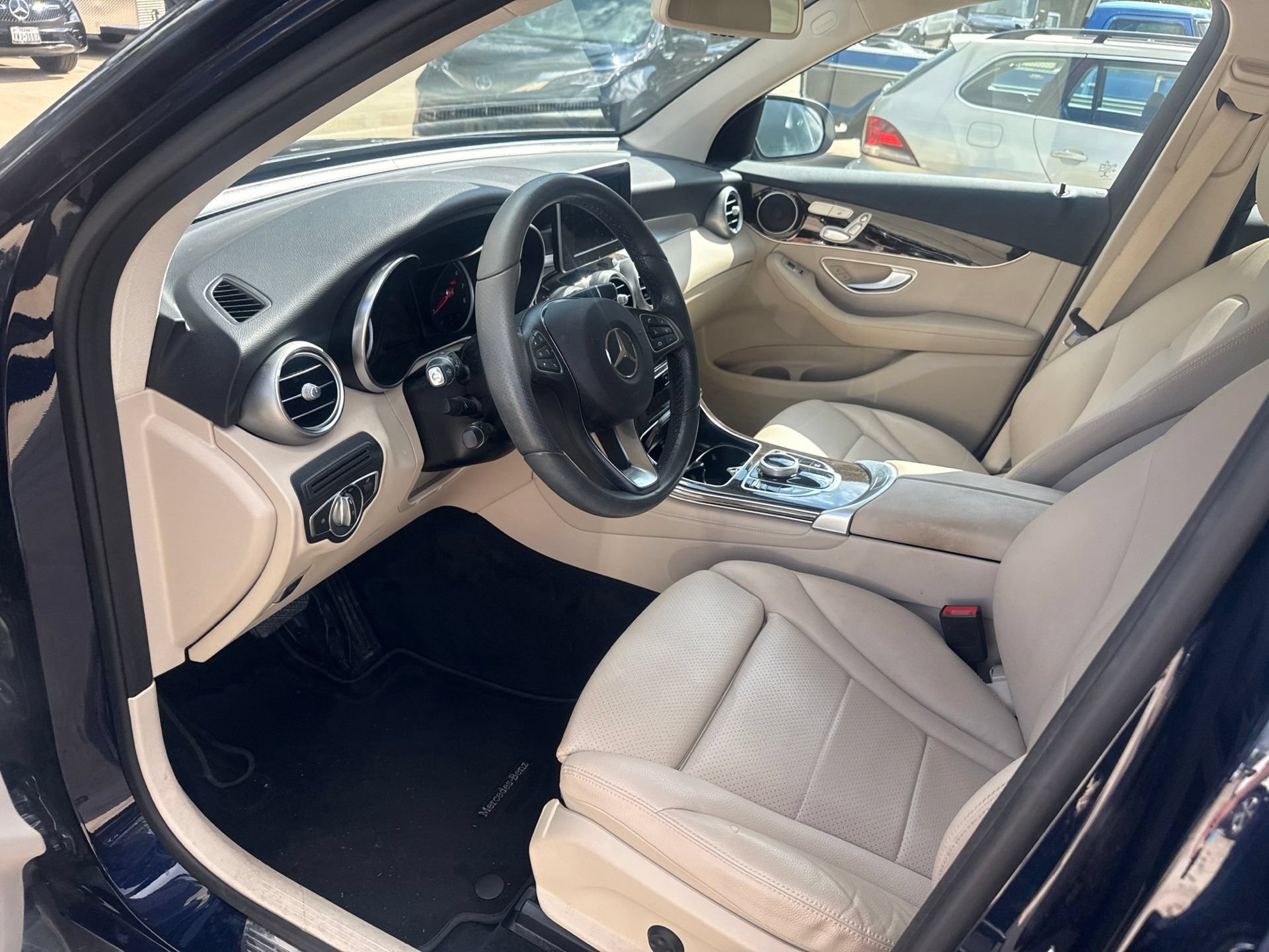 Used 2017 Mercedes-Benz GLC 300 image 9