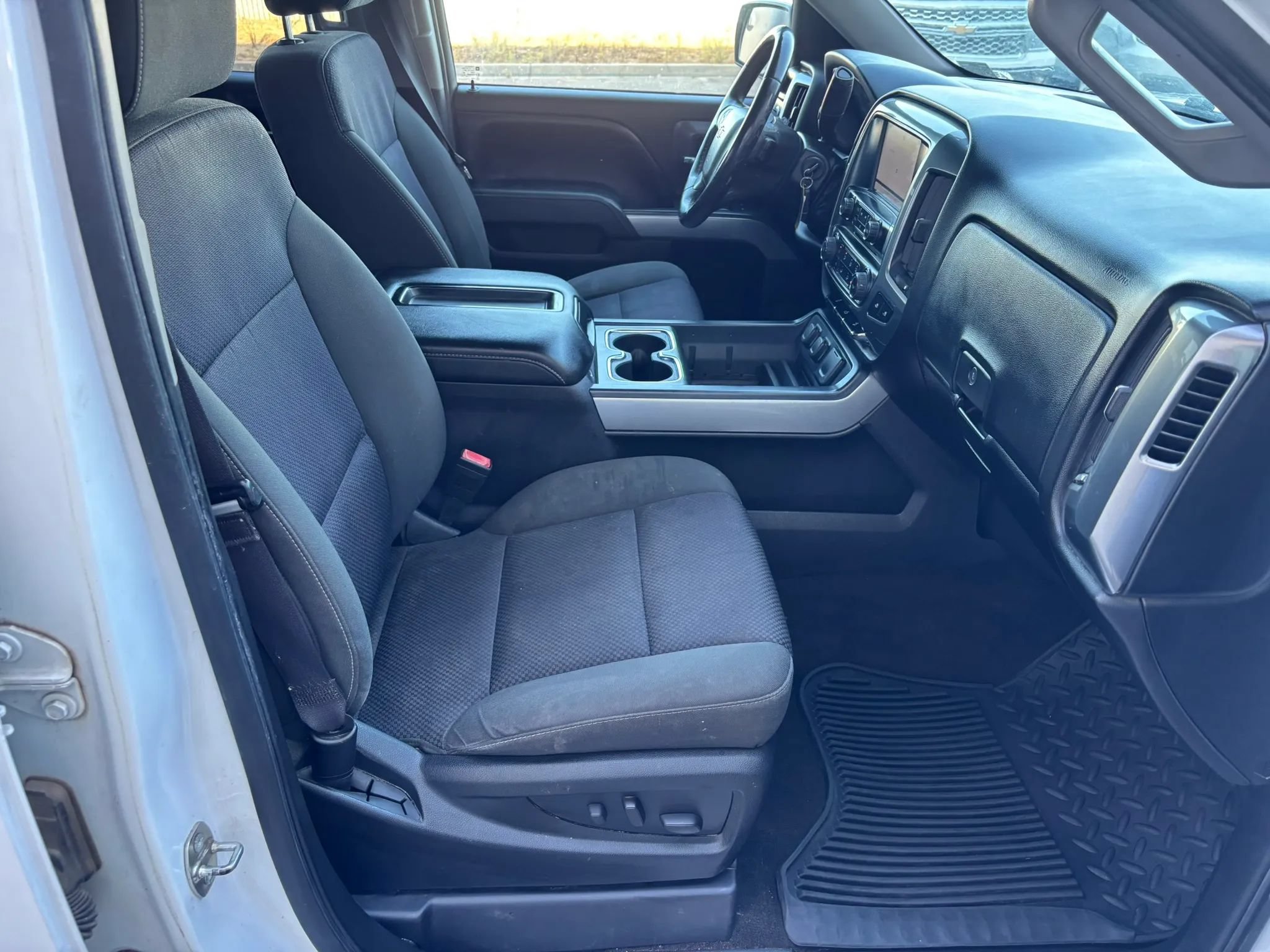 Used 2015 Chevrolet Silverado 1500 LT AWD/4WD image 11