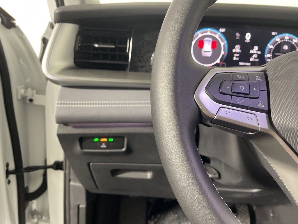 New 2026 Volkswagen Tiguan SE AWD/4WD image 13
