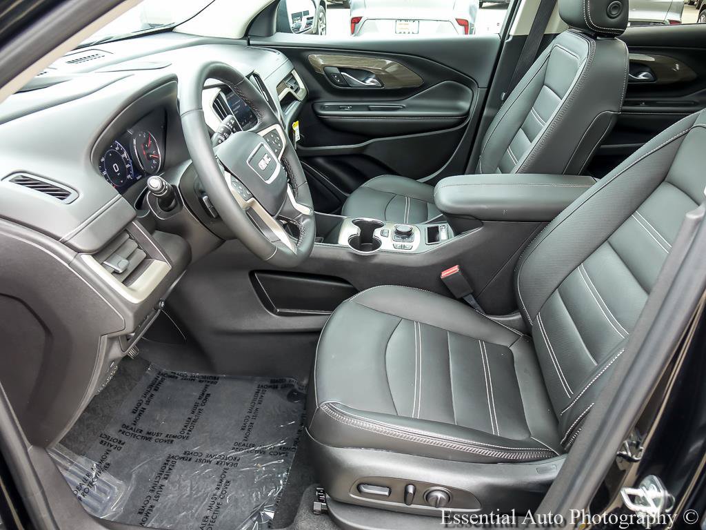 Used 2024 GMC Terrain Denali w/ Denali Premium Package AWD/4WD image 10