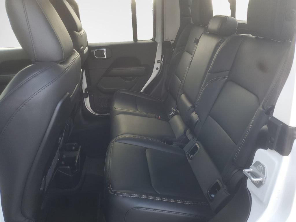Used 2025 Jeep Gladiator Mojave AWD/4WD image 24