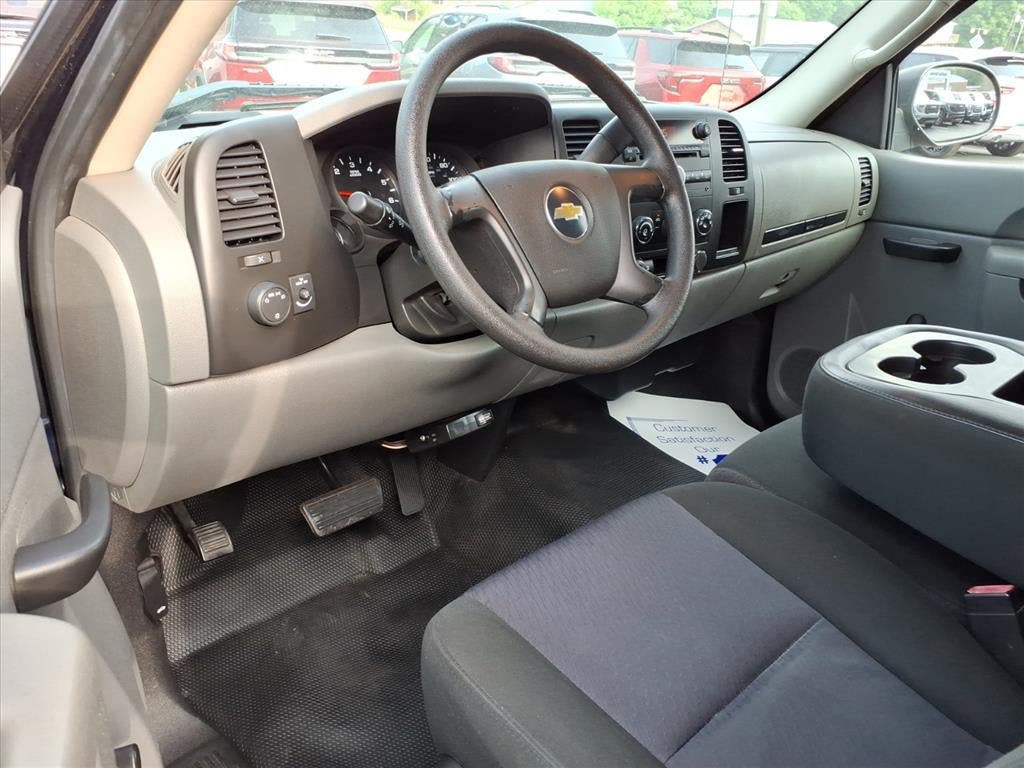 Used 2010 Chevrolet Silverado 1500 W/T RWD image 16