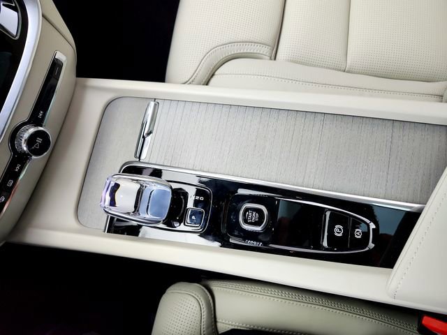New 2026 Volvo V60 B5 Cross Country Ultra w/ Climate Package image 26