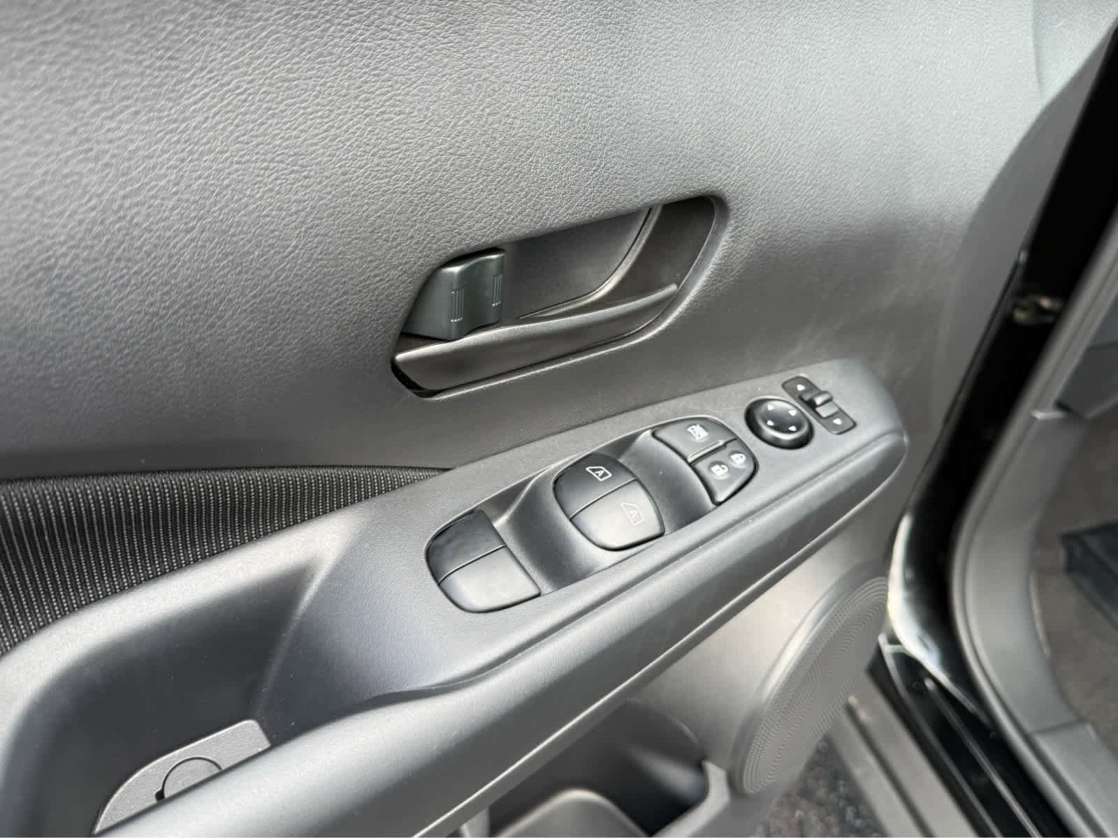 Used 2025 Nissan Kicks Play S FWD image 21