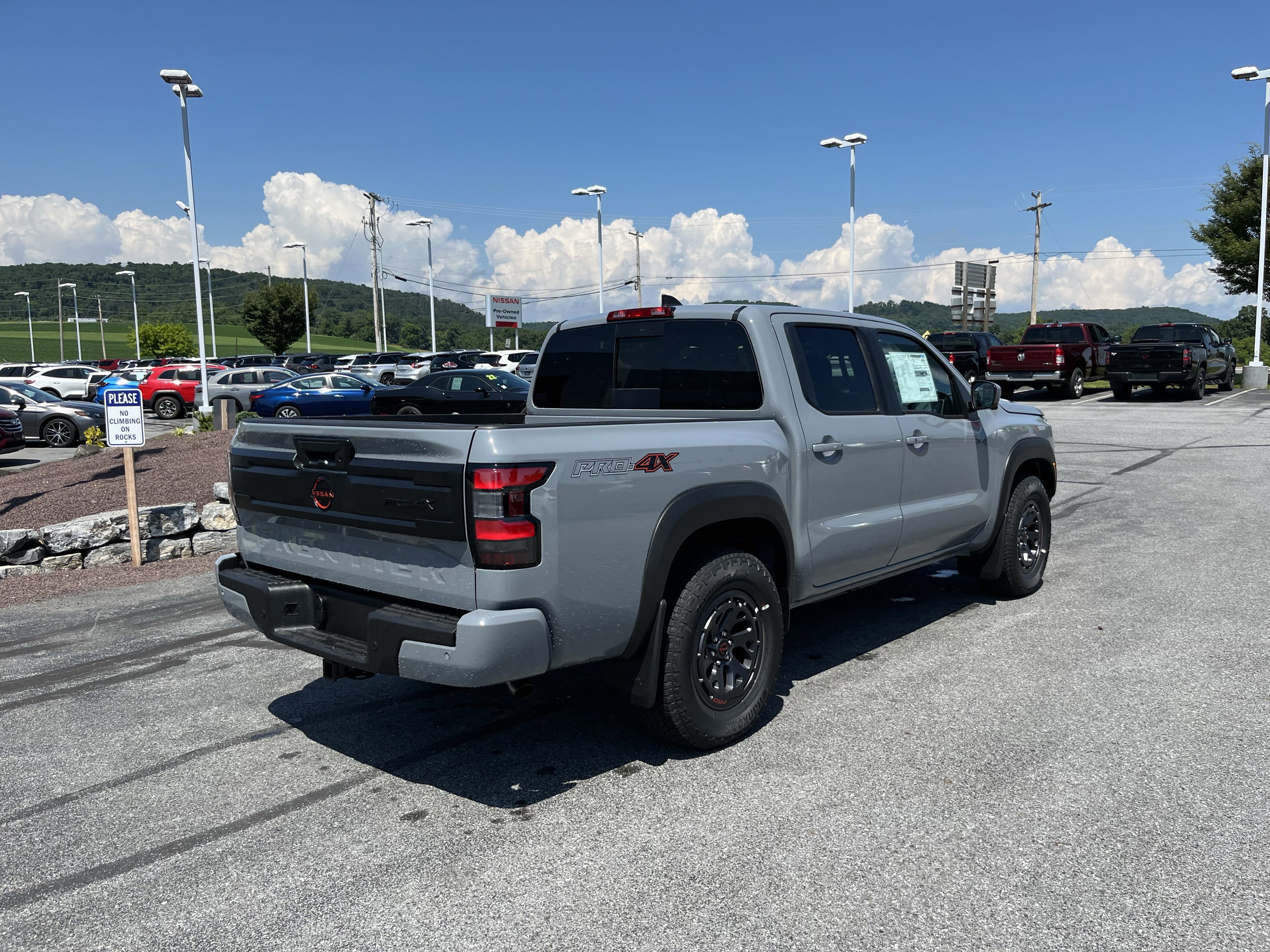New 2025 Nissan Frontier PRO-4X w/ Pro Convenience Package image 3