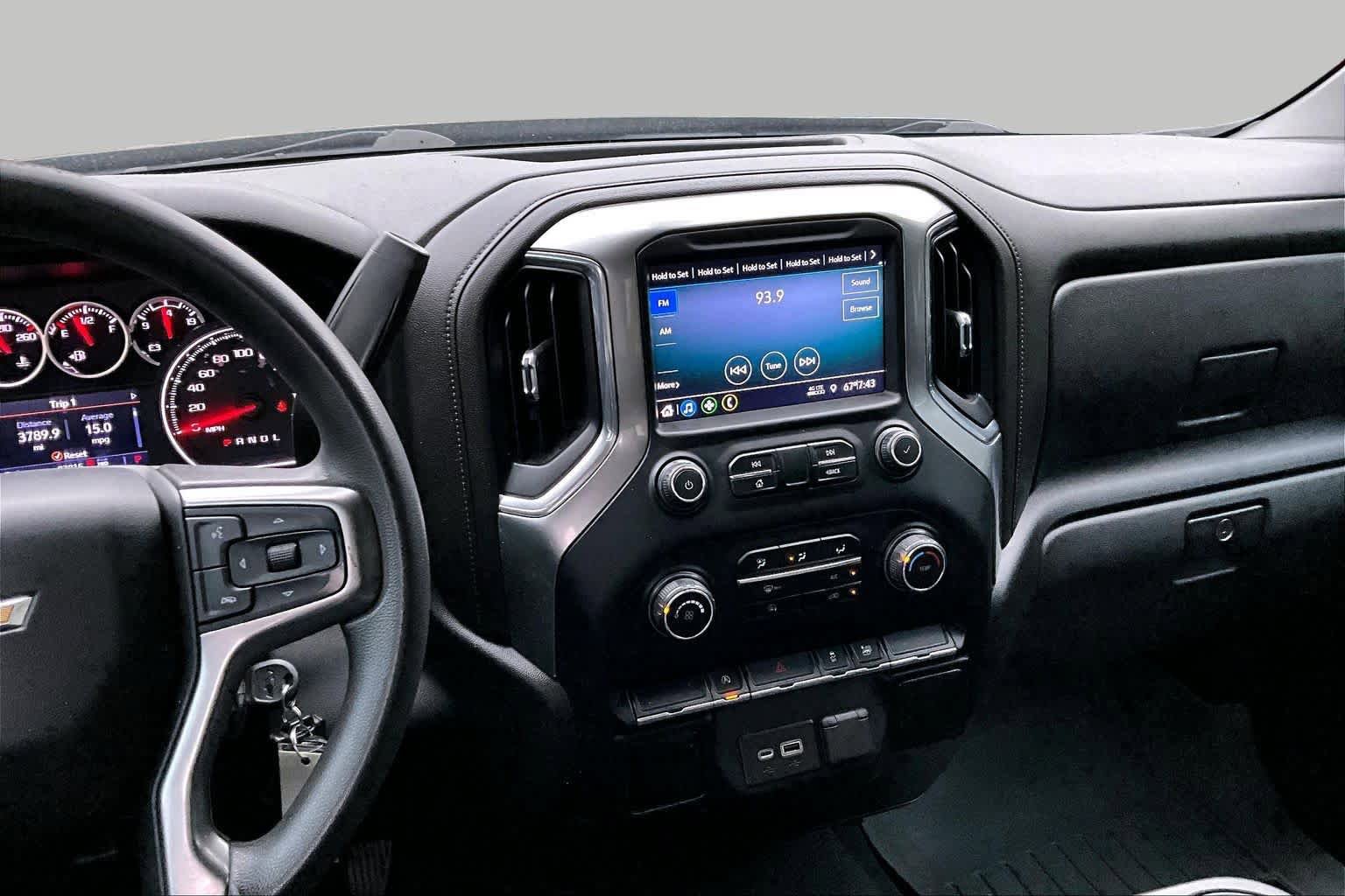 Used 2020 Chevrolet Silverado 1500 LT AWD/4WD image 7