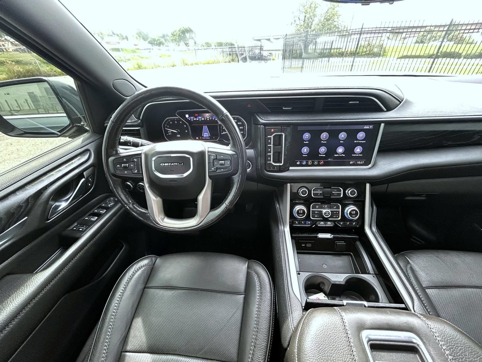 Used 2021 GMC Yukon XL Denali w/ Denali Premium Package AWD/4WD image 13