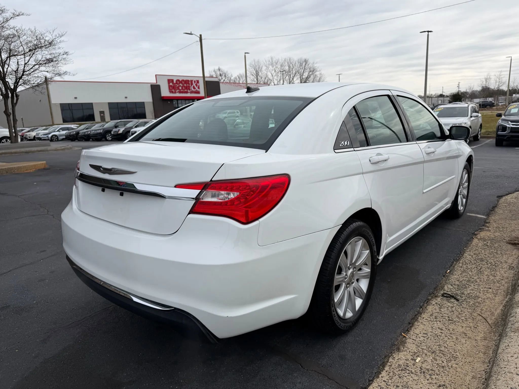 Used 2014 Chrysler 200 Touring image 7