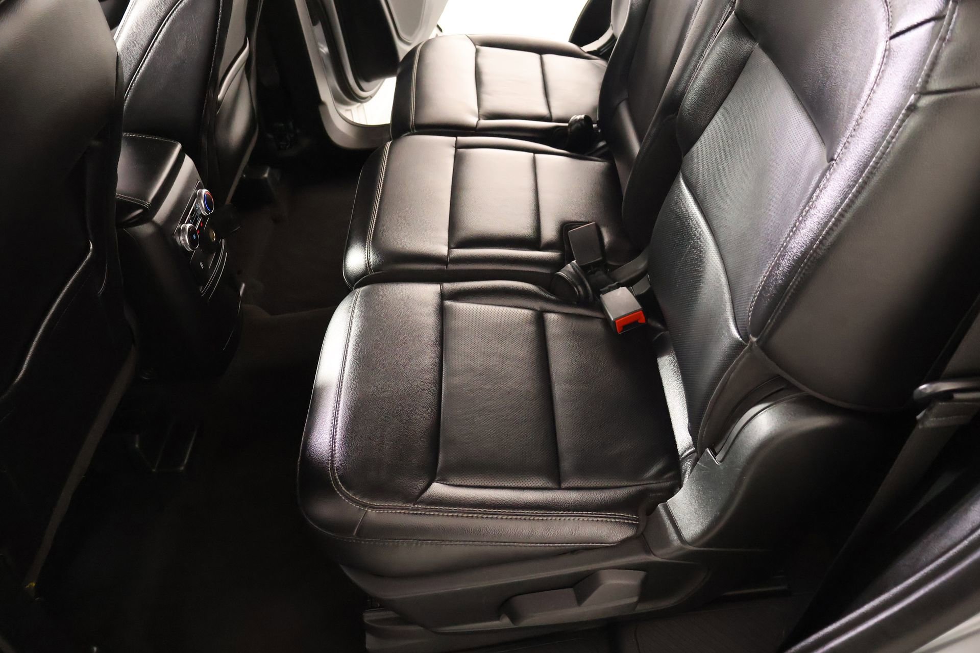 Used 2023 Ford Explorer Limited image 13