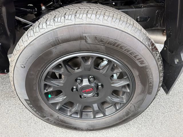 Used 2025 Toyota Tacoma TRD Sport AWD/4WD image 19