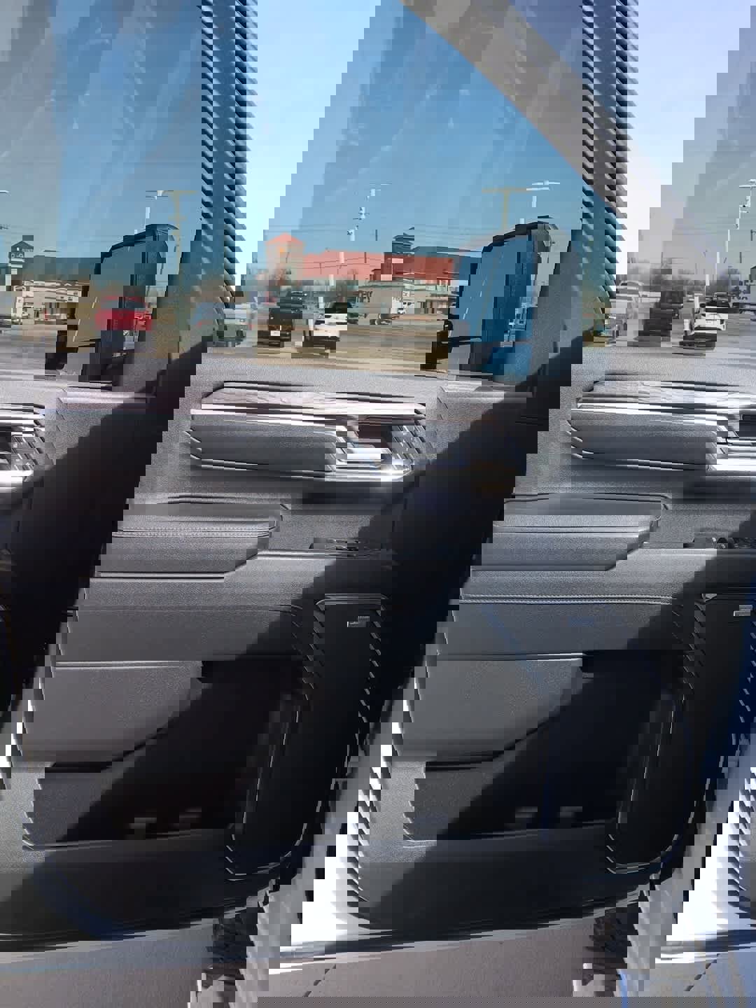 Used 2024 Chevrolet Silverado 2500 LTZ w/ LTZ Convenience Package image 12