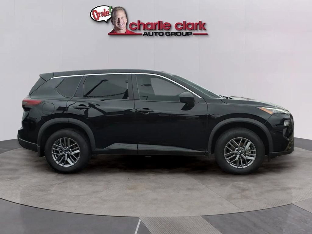 Used 2025 Nissan Rogue S image 6