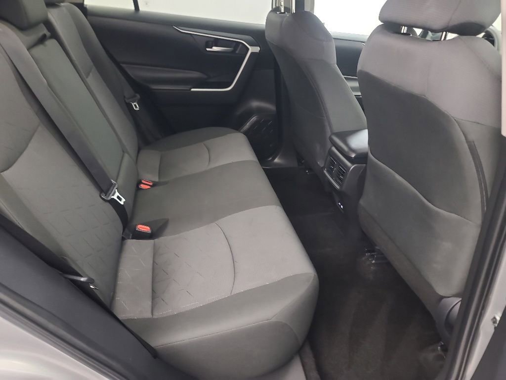 Used 2025 Toyota RAV4 XLE AWD/4WD image 18