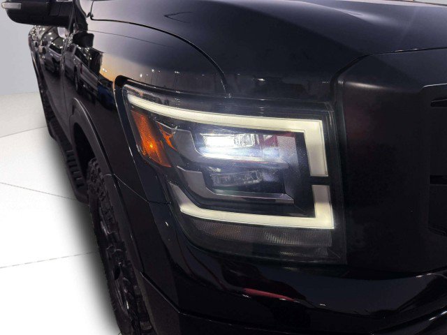 Used 2021 Nissan Titan PRO-4X w/ Pro-4x Convenience Package image 11