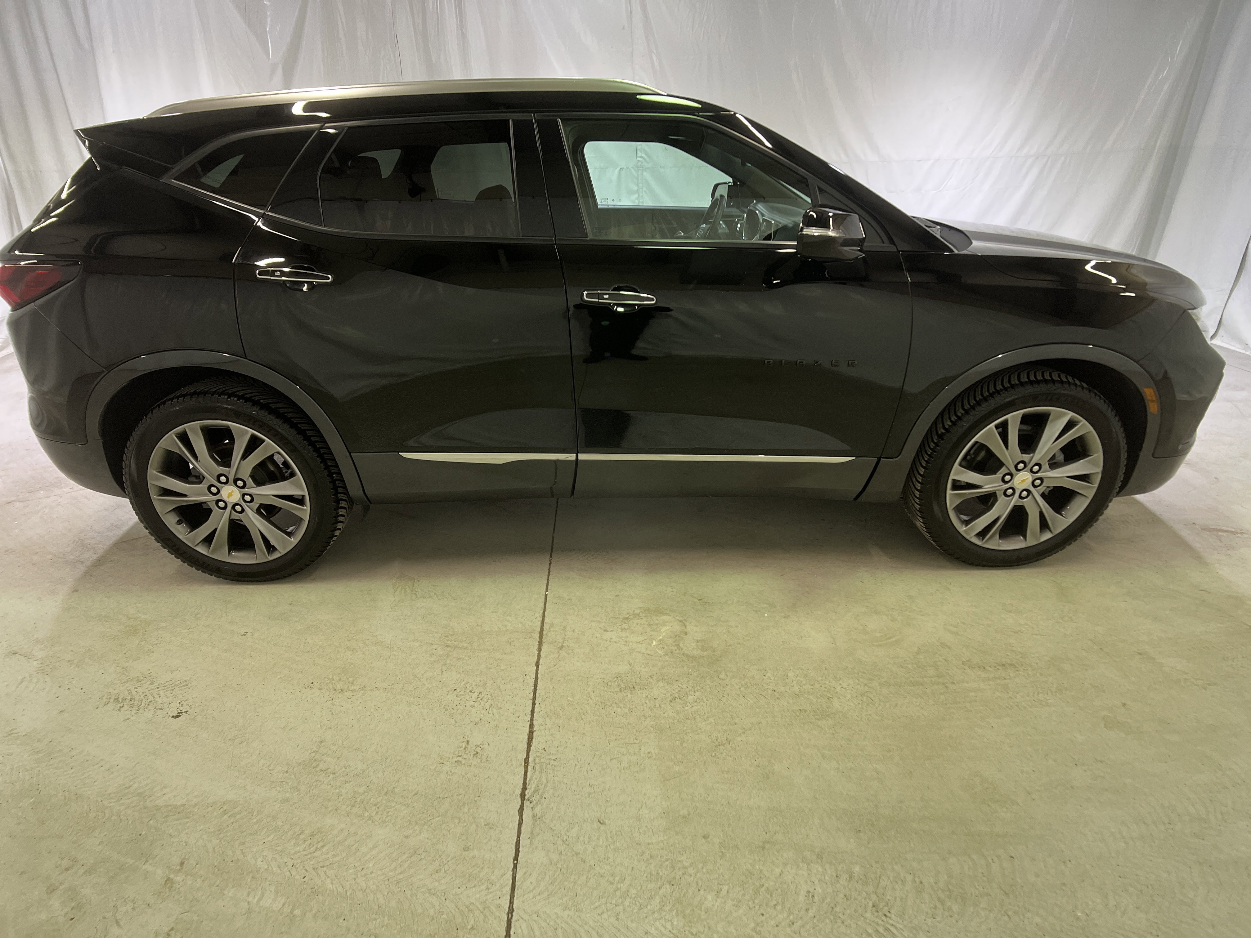 Certified 2022 Chevrolet Blazer Premier w/ LPO, Black Accent Package image 12