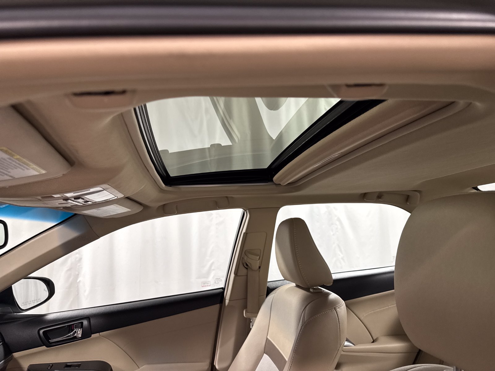 Used 2014 Toyota Camry XLE w/ Leather Package FWD image 21