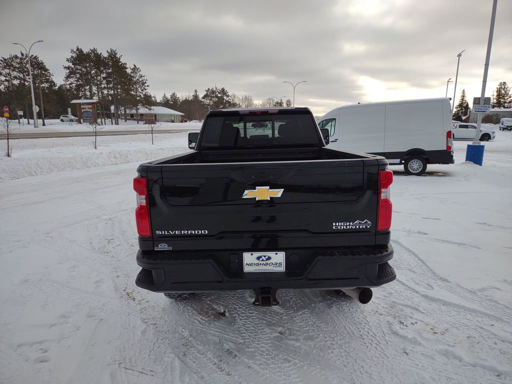 Used 2022 Chevrolet Silverado 3500 High Country image 4