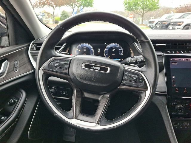 Used 2022 Jeep Grand Cherokee L Limited AWD/4WD image 16