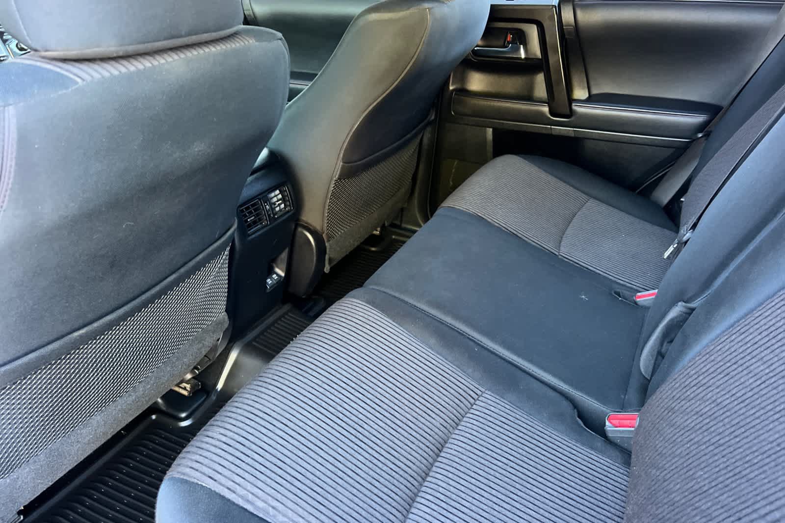 Used 2020 Toyota 4Runner TRD Off-Road AWD/4WD image 4