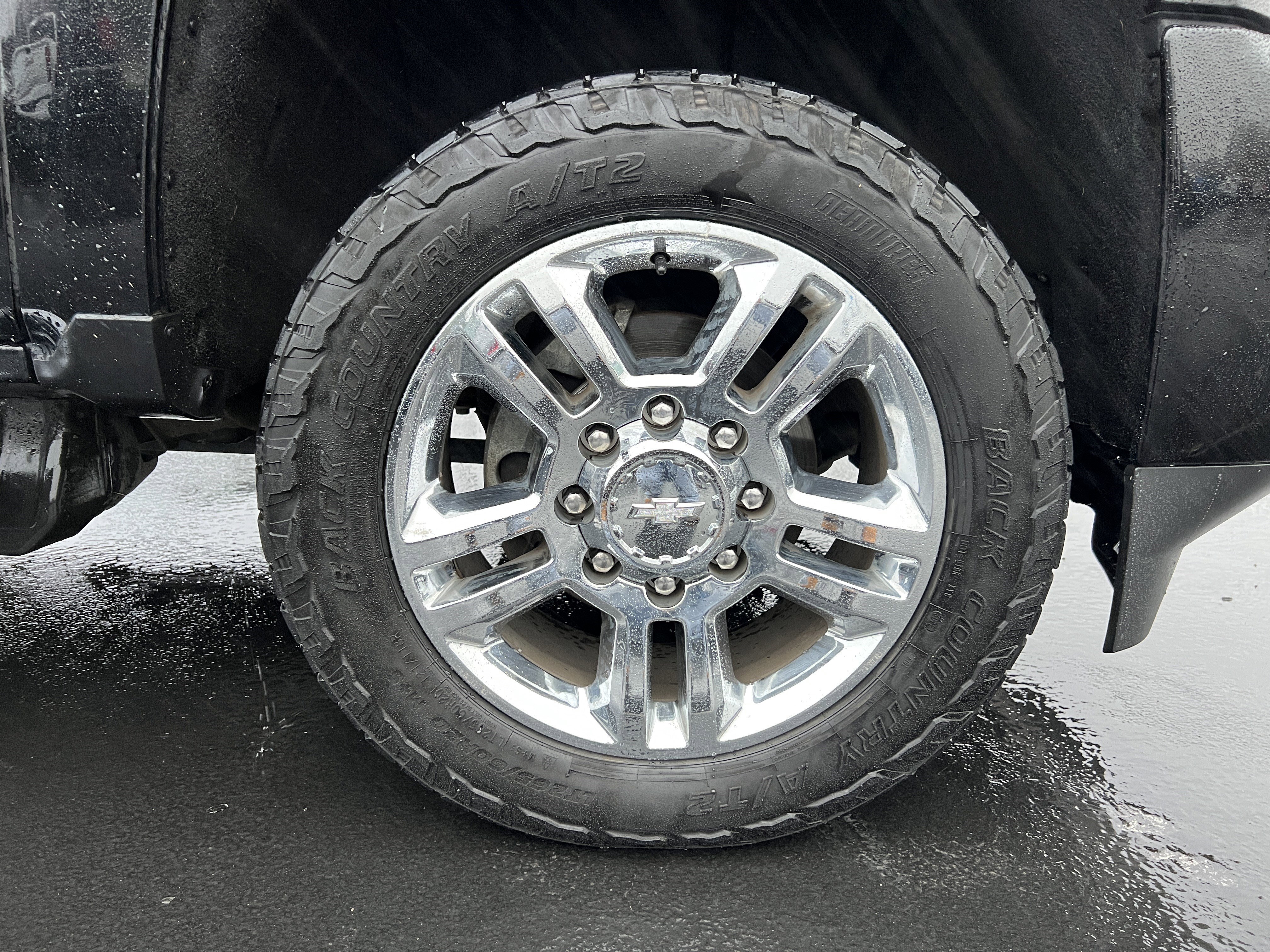 Used 2018 Chevrolet Silverado 2500 High Country w/ Duramax Plus Package image 12