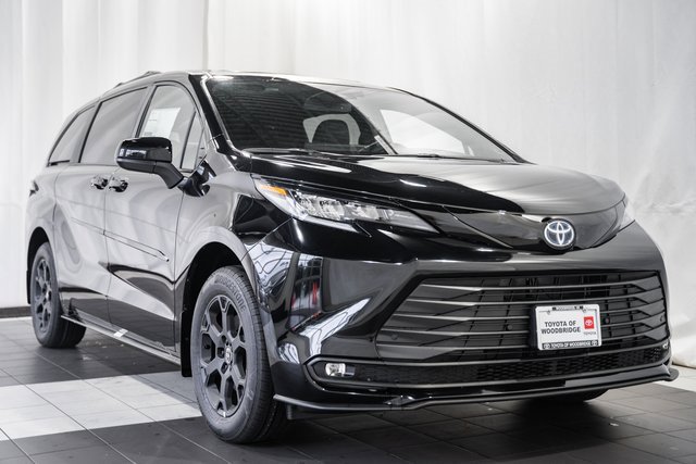 New 2025 Toyota Sienna XLE Woodland Edition