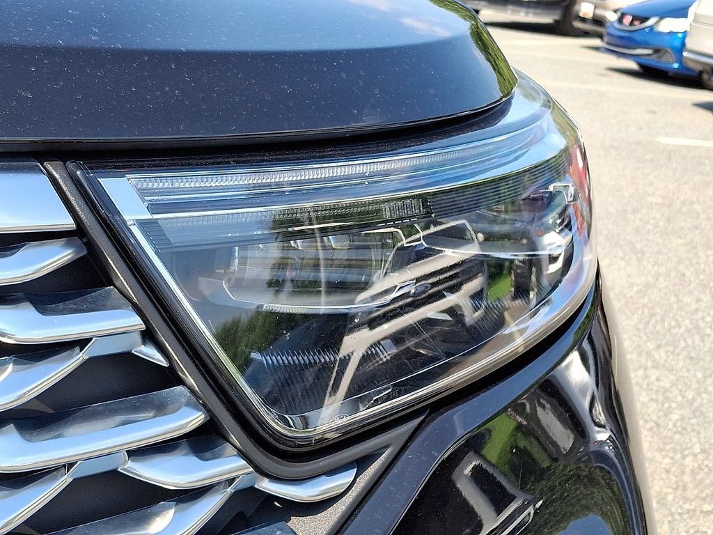 Used 2023 Ford Explorer Platinum w/ Technology Package AWD/4WD image 9