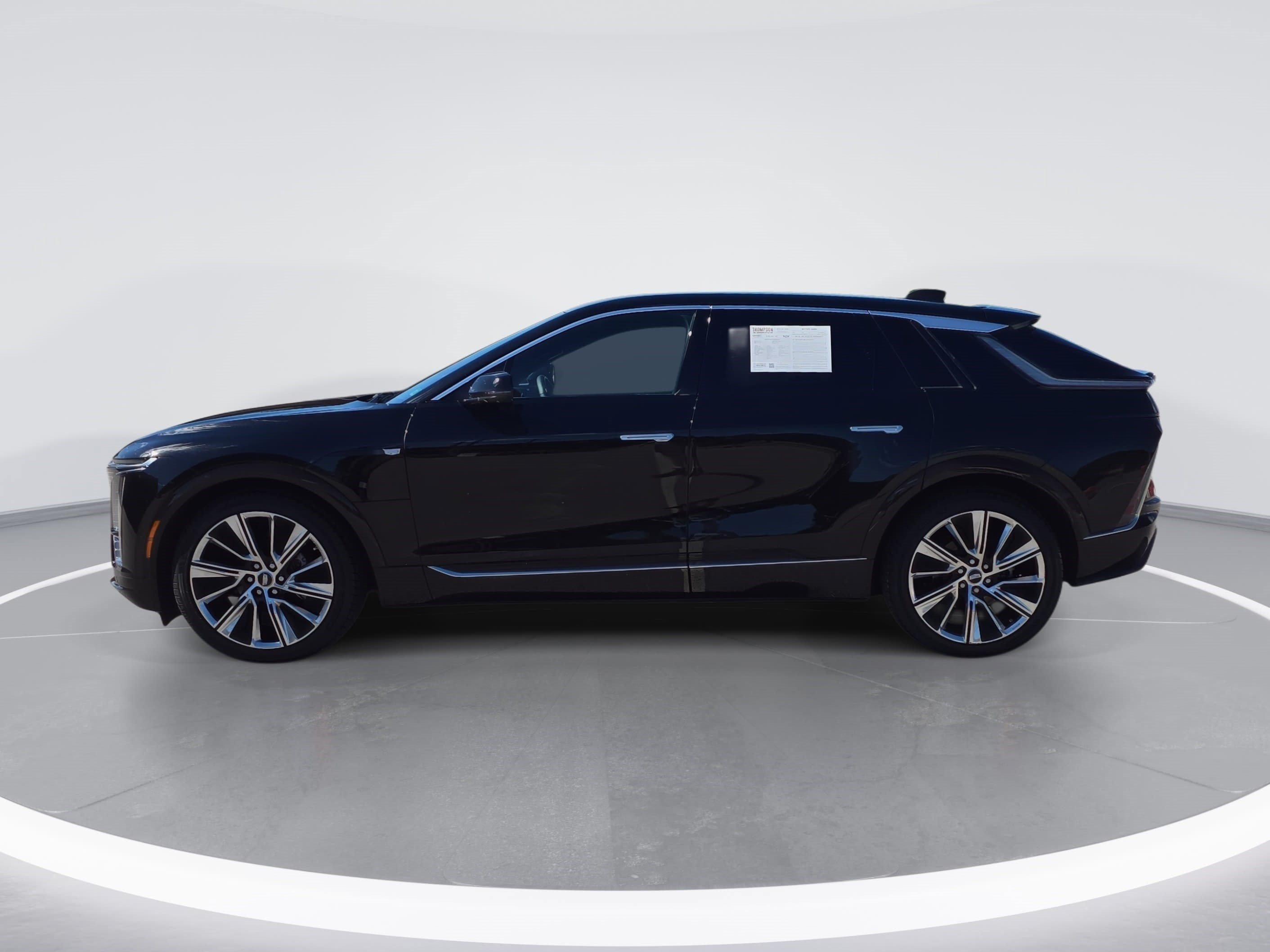 Used 2023 Cadillac Lyriq 2WD image 6