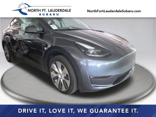Used 2023 Tesla Model Y Long Range AWD/4WD image 1