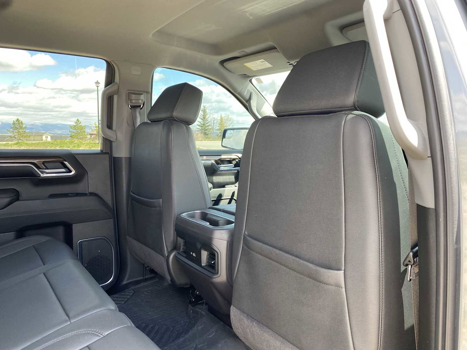 Used 2024 Chevrolet Silverado 1500 LT Trail Boss w/ Convenience Package II AWD/4WD image 34