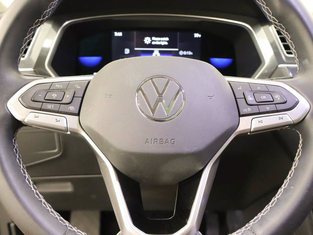 Certified 2023 Volkswagen Tiguan SE w/ Panoramic Sunroof Package FWD image 12