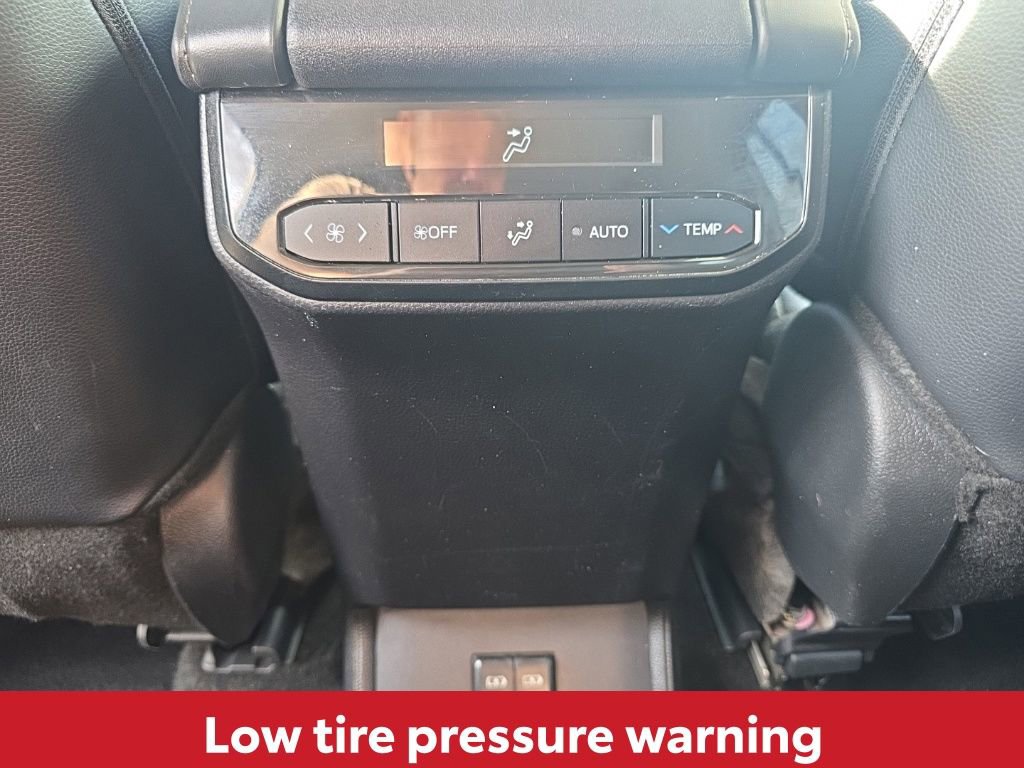 Used 2024 Toyota Highlander XLE image 20