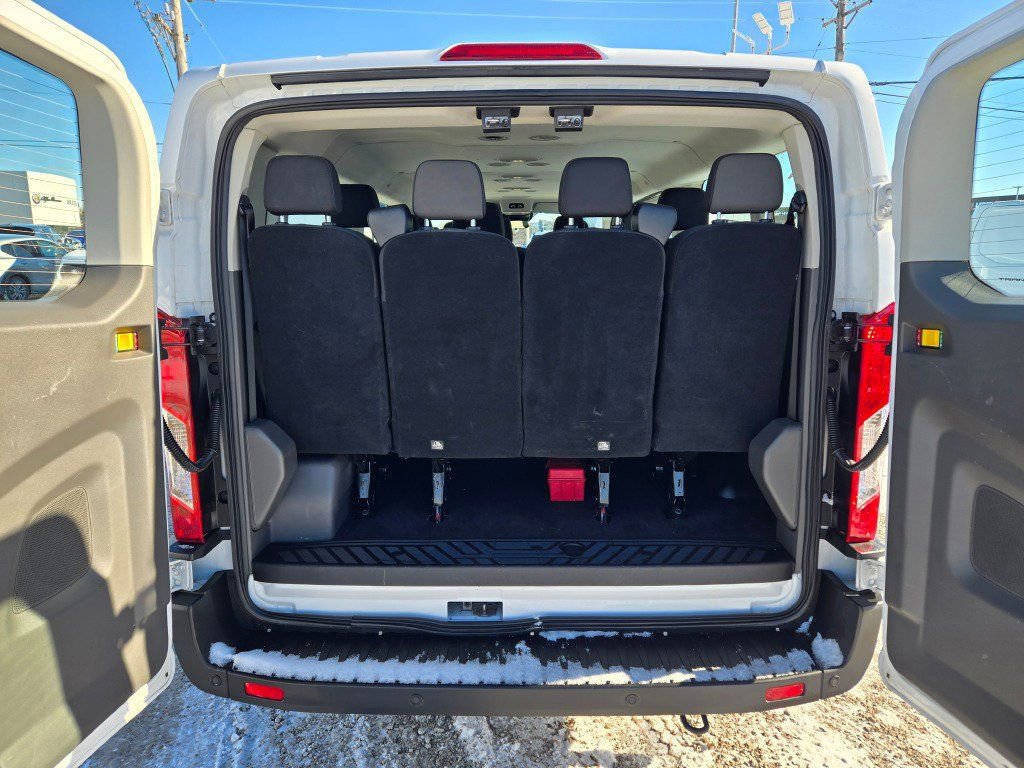 Used 2023 Ford Transit 350 XLT image 11