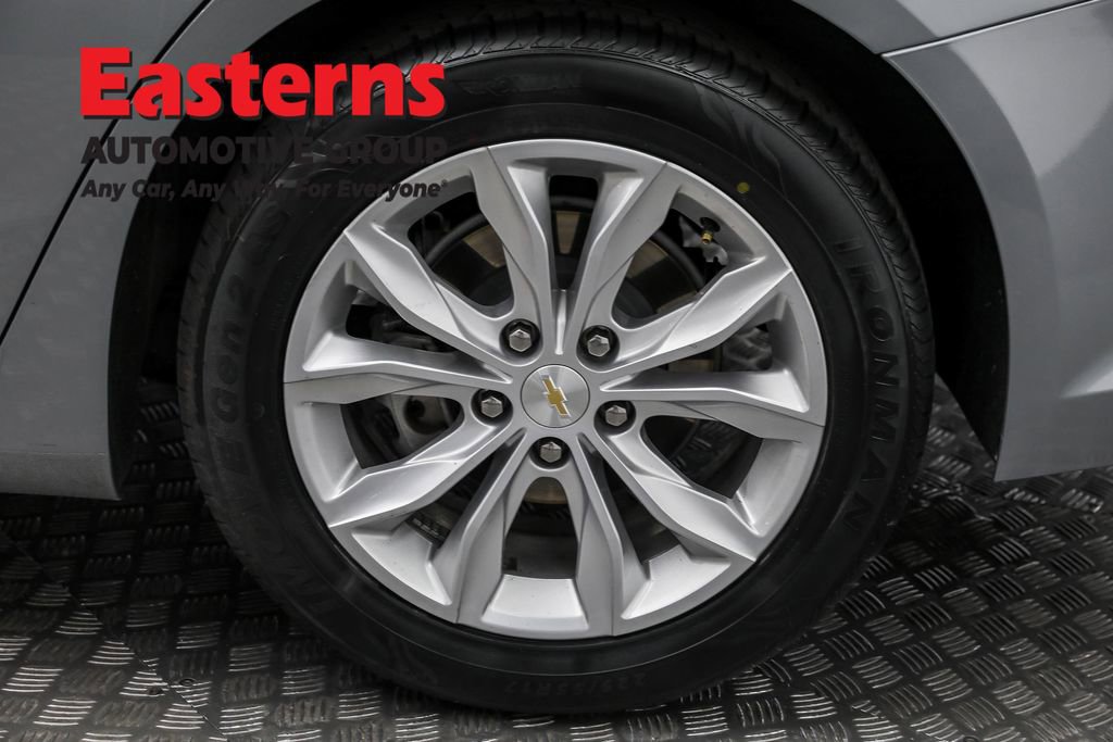 Used 2024 Chevrolet Malibu LT image 32