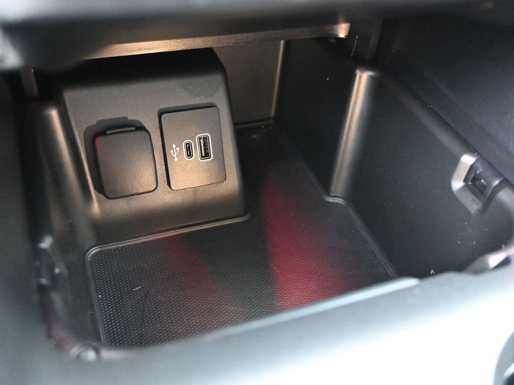 Used 2025 Ford Explorer ST image 18